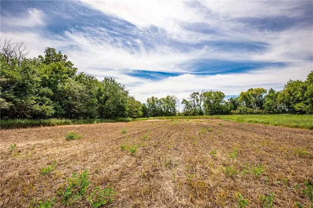 $448,000 | 1 Scott Road, Prescott, KS 66767