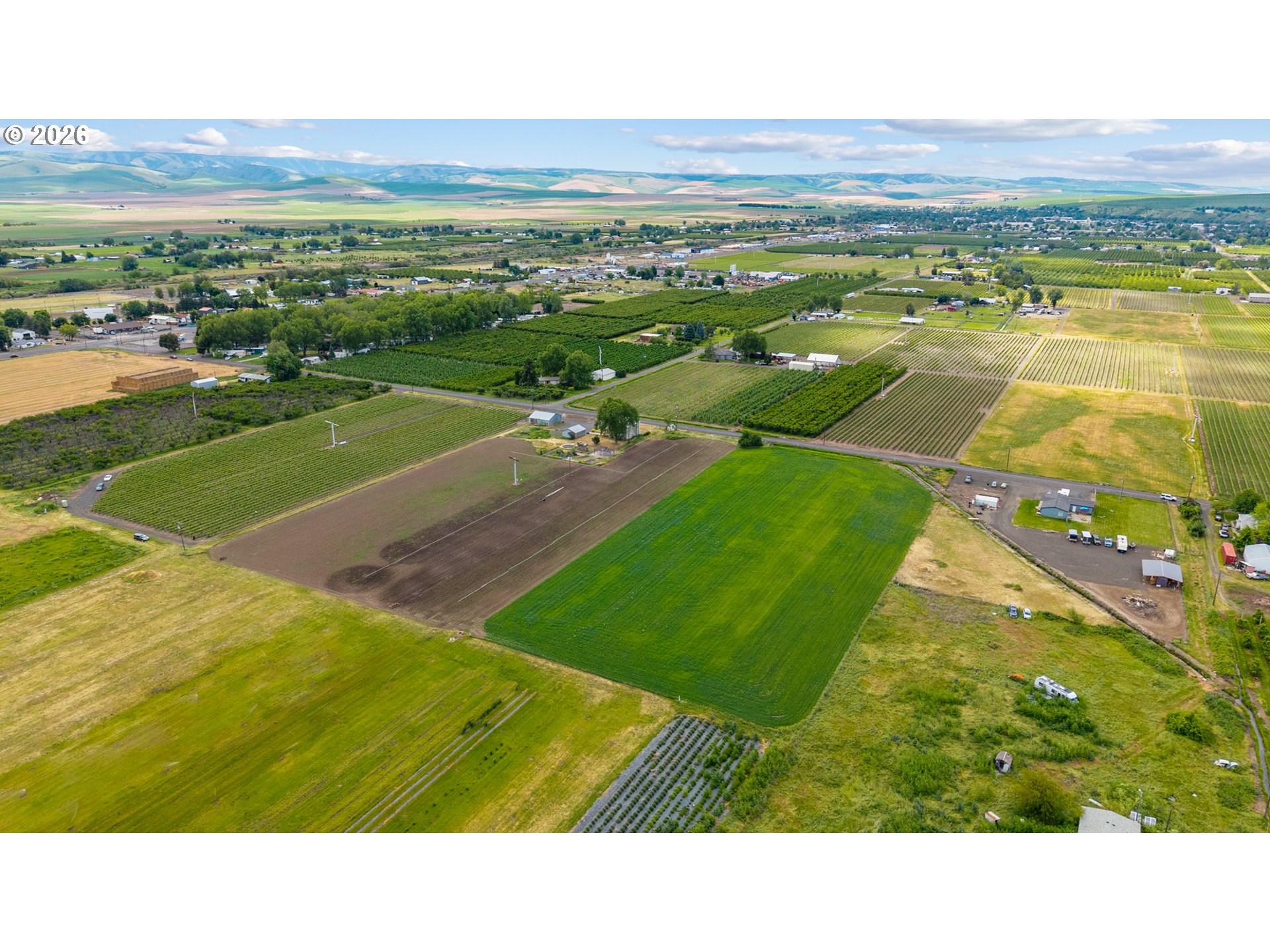 53671 Appleton Road Milton Freewater, OR 97862 - Photo 40 of 41 a view of an outdoor space and city view