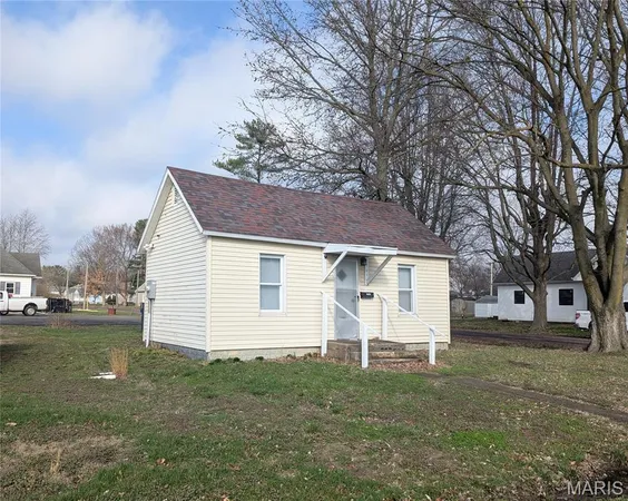 $52,000 | 701 White Avenue, Greenville, IL 62246