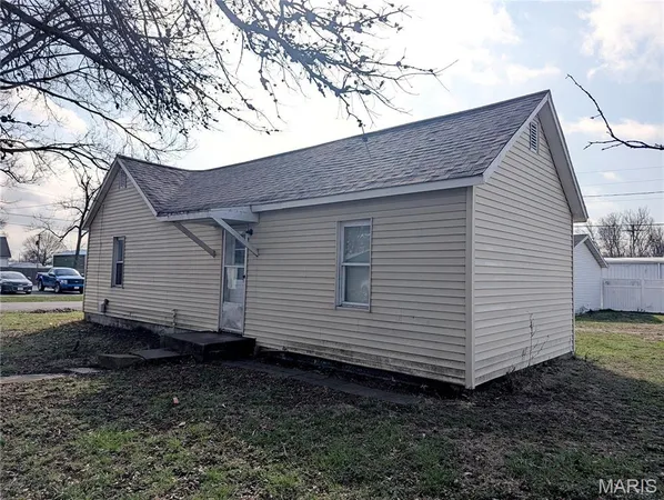 $49,500 | 701 White Avenue, Greenville, IL 62246