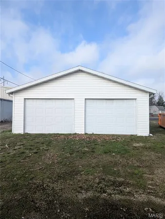 $49,500 | 701 White Avenue, Greenville, IL 62246
