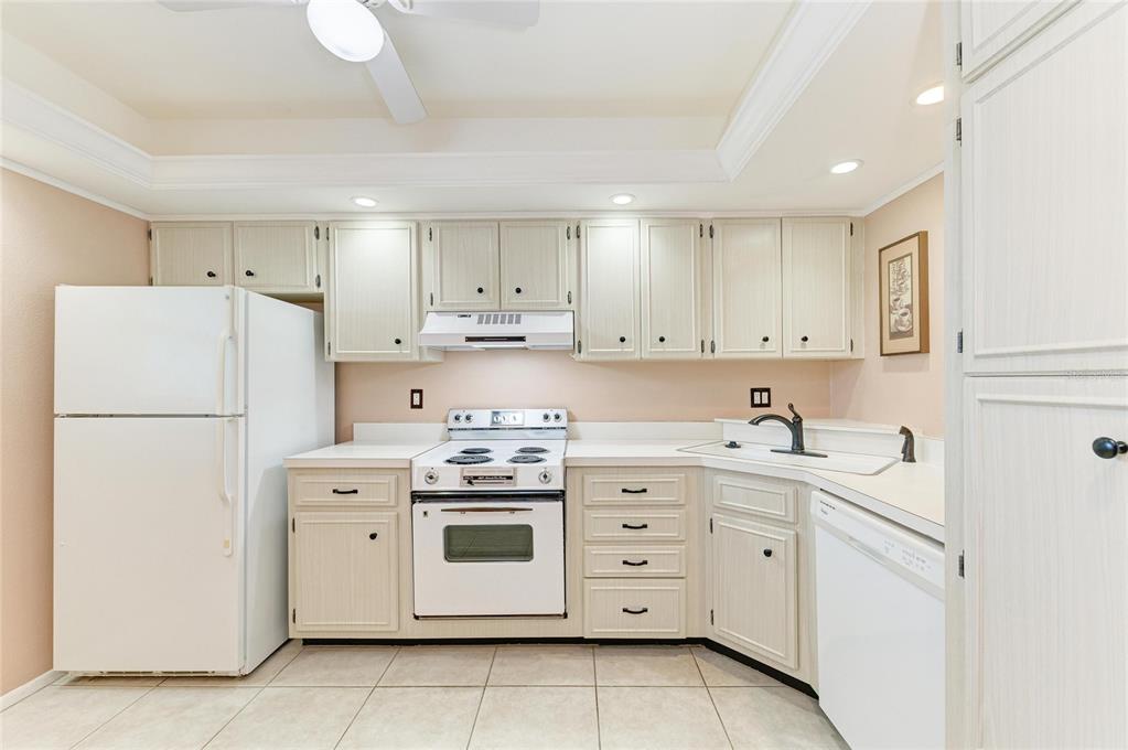 220 Santa Maria Street, Unit 338 Venice, FL 34285 - Photo 13 of 50