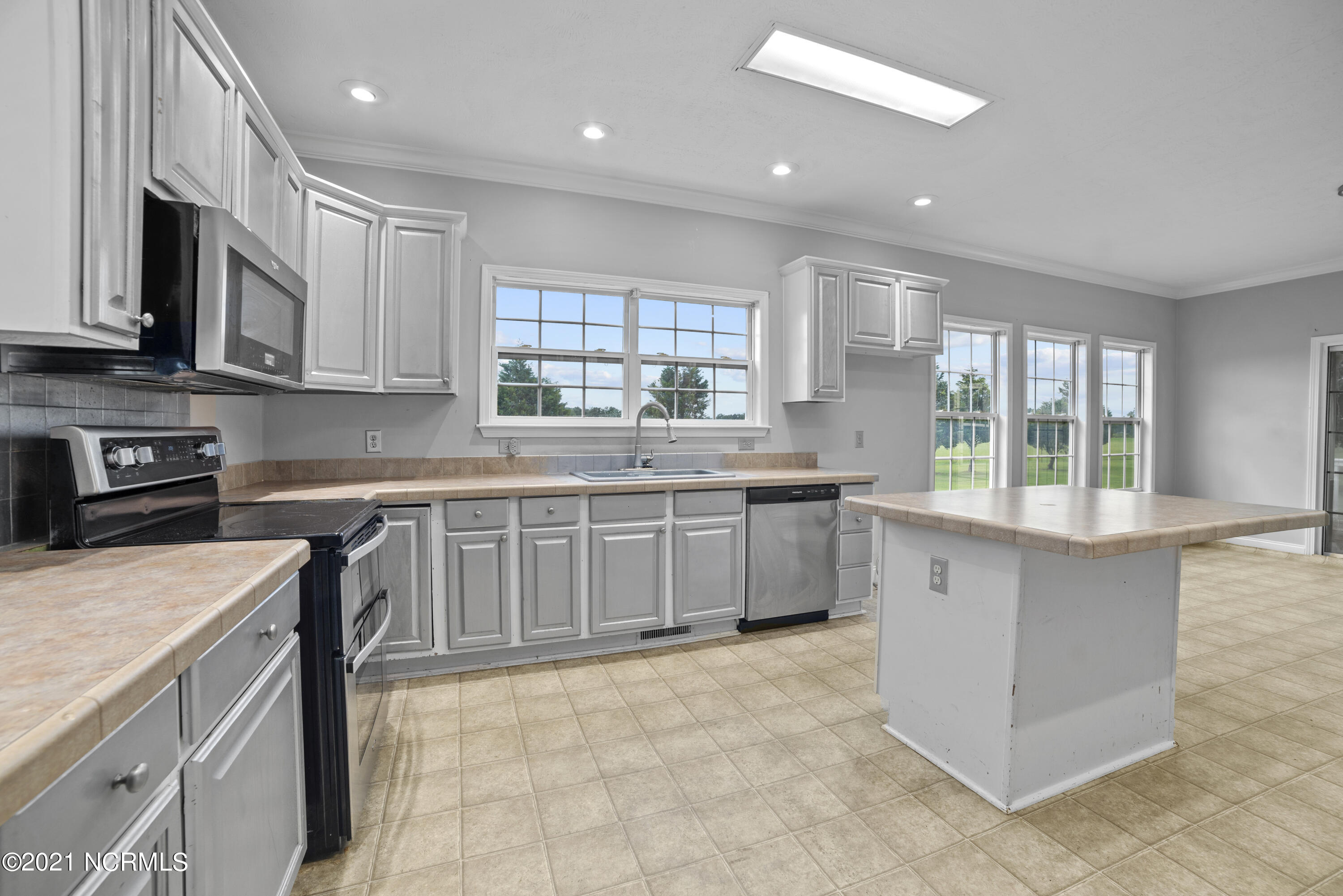 146 Ipock Loop Road Cove City, NC 28523 - Photo 4 of 23 146 Ipock Loop Rd 4