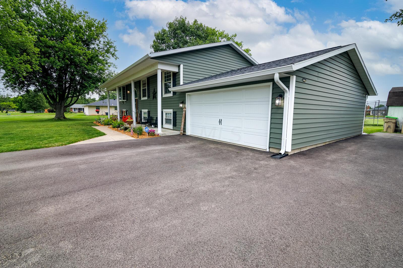 3740 Ronda Court Springfield, OH 45502 - Photo 11 of 50 D2BF3152-249F-4C6E-BC4A-3E4A05442886