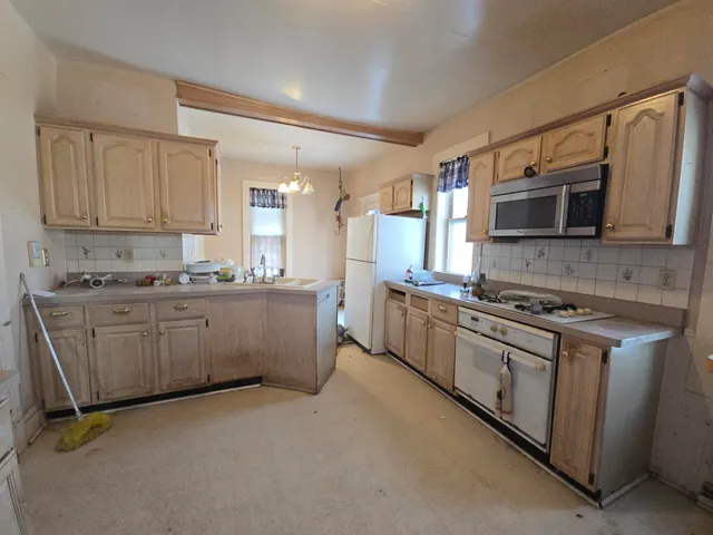 $189,900 | 622 Maple Street, Colon, MI 49040