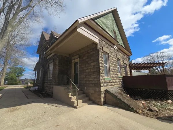 $189,900 | 622 Maple Street, Colon, MI 49040