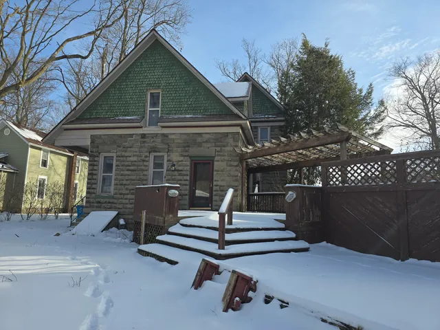 $189,900 | 622 Maple Street, Colon, MI 49040