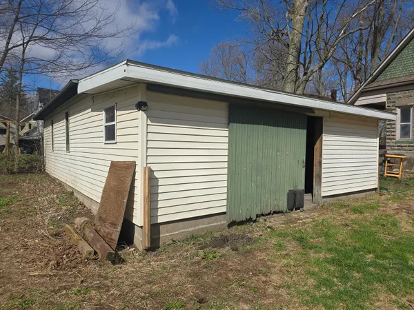 $189,900 | 622 Maple Street, Colon, MI 49040