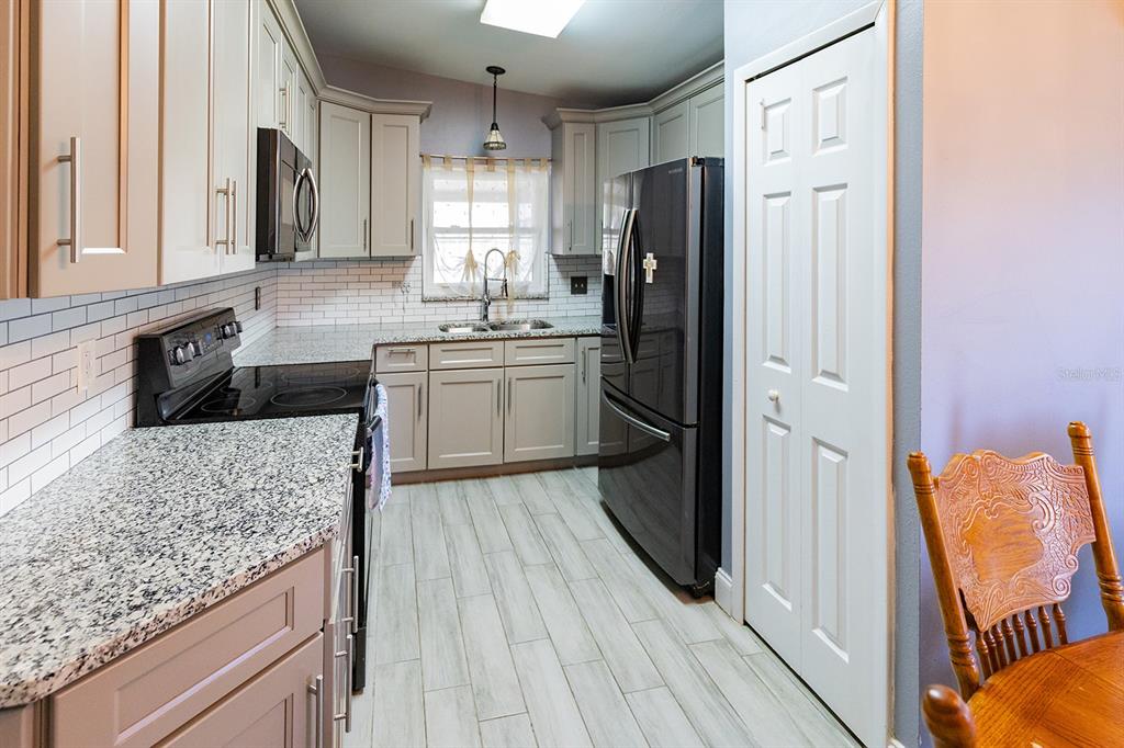 14000 Annhurst Court Orlando, FL 32826 - Photo 5 of 30