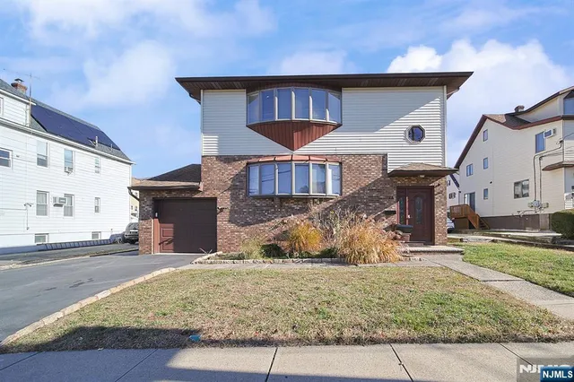 $3,000 | 28 Scudder Street, Unit 2, Garfield, NJ 07026