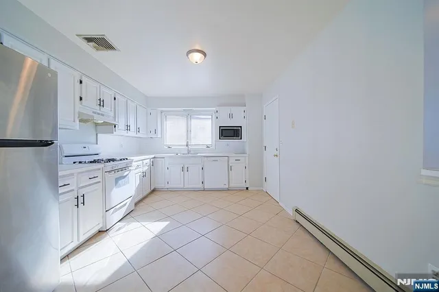 $3,000 | 28 Scudder Street, Unit 2, Garfield, NJ 07026