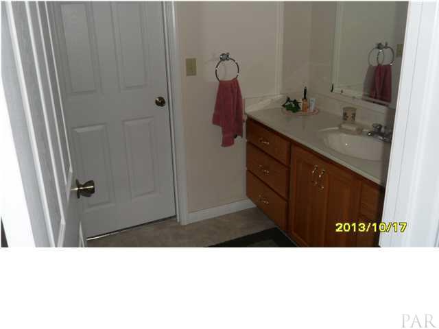 31773 Narrow Road Seminole, AL 36574 - Photo 16 of 25 JACK AND JILL BATH BETWEEN 4TH AND 5TH BEDROOMS