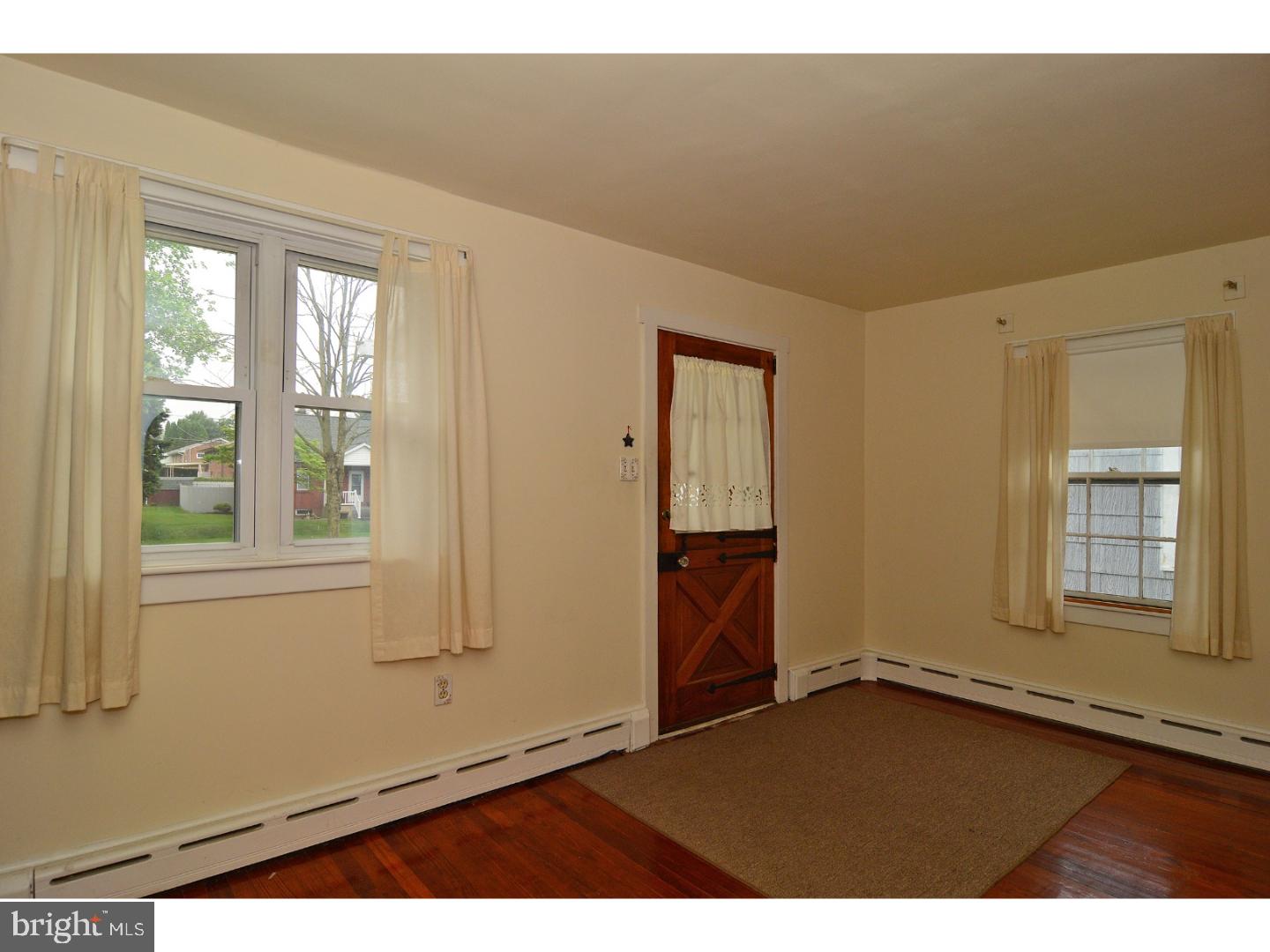 359 High Boulevard Reading, PA 19607 - Photo 3 of 19