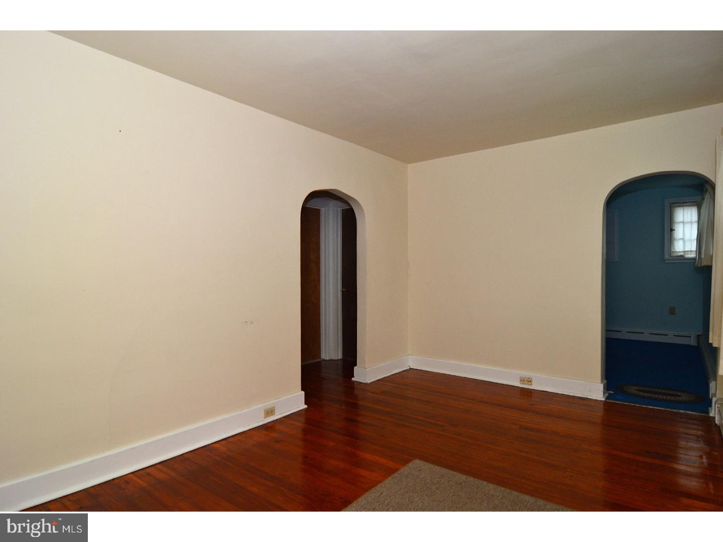 359 High Boulevard Reading, PA 19607 - Photo 4 of 19