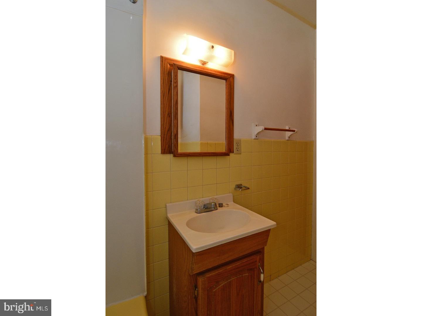 359 High Boulevard Reading, PA 19607 - Photo 8 of 19