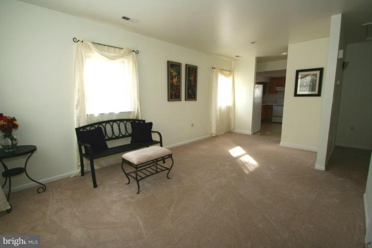 323 Forest Grove Road Colonial Beach, VA 22443 - Photo 13 of 30 Living Room