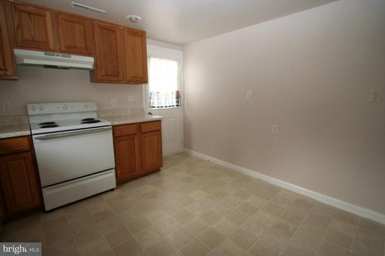 323 Forest Grove Road Colonial Beach, VA 22443 - Photo 19 of 30 Kitchen