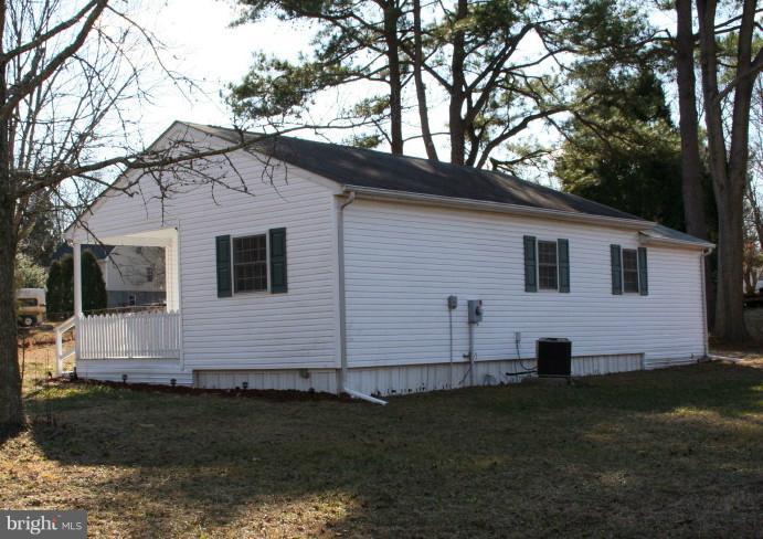 323 Forest Grove Road Colonial Beach, VA 22443 - Photo 3 of 30 Front Right