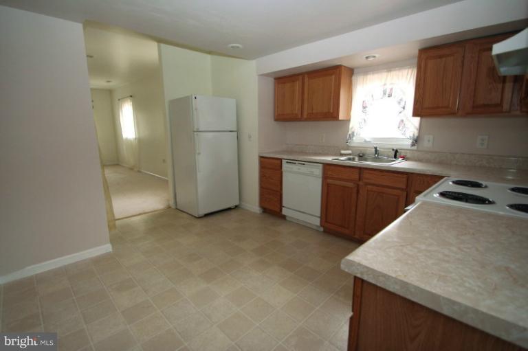323 Forest Grove Road Colonial Beach, VA 22443 - Photo 23 of 30 Kitchen
