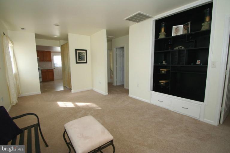 323 Forest Grove Road Colonial Beach, VA 22443 - Photo 25 of 30 Living Room
