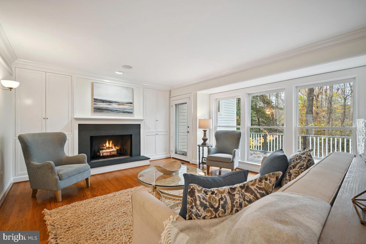 12303 Remington Drive Silver Spring, MD 20902 - Photo 13 of 68 Living Room