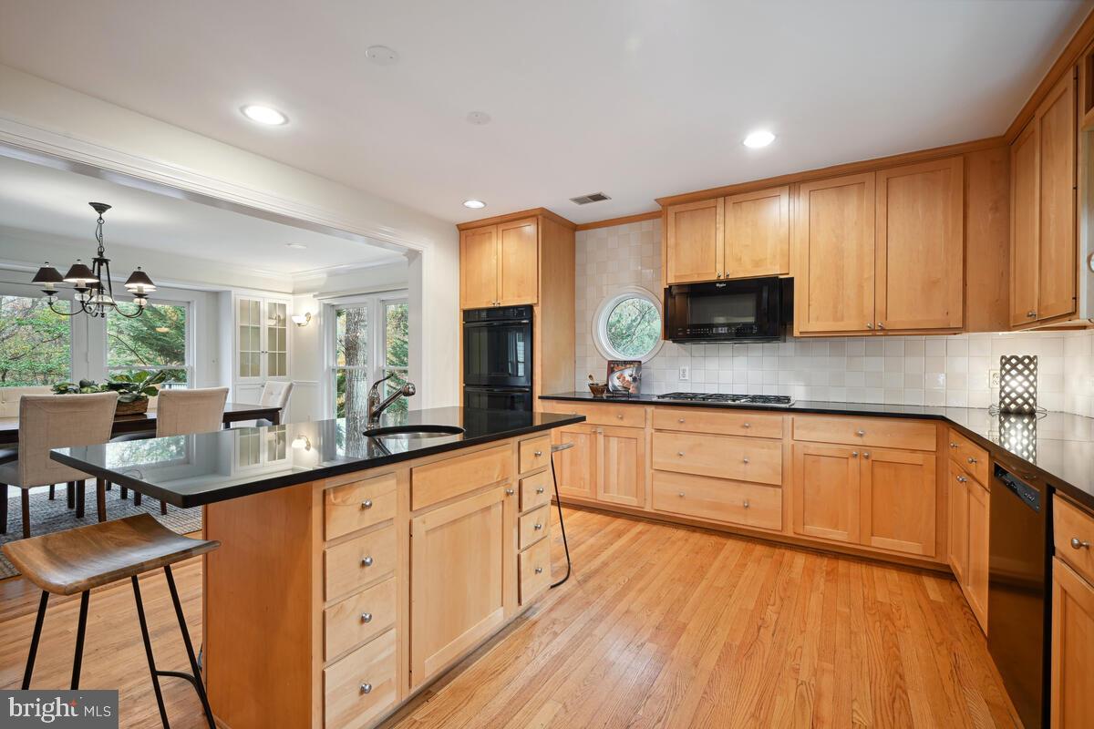 12303 Remington Drive Silver Spring, MD 20902 - Photo 20 of 68 Kitchen