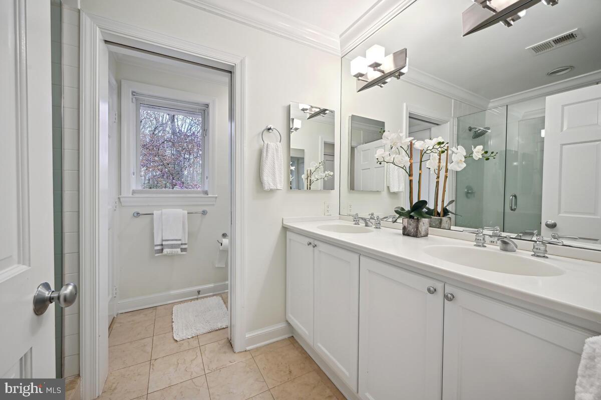12303 Remington Drive Silver Spring, MD 20902 - Photo 32 of 68 Primary Bathroom