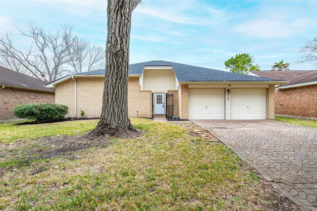 $290,000 | 2506 Bisontine Street, Friendswood, TX 77546