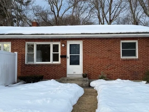 $2,250 | 203 Manzella Court, Rockland, MA 02370