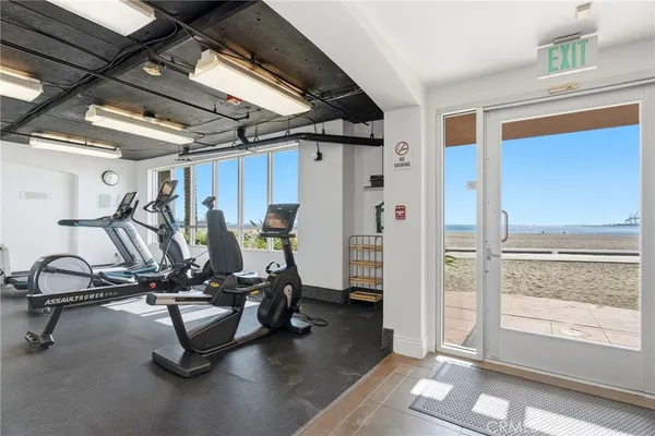 $1,049,998 | 1400 East Ocean Boulevard, Unit 2403, Long Beach, CA 90802