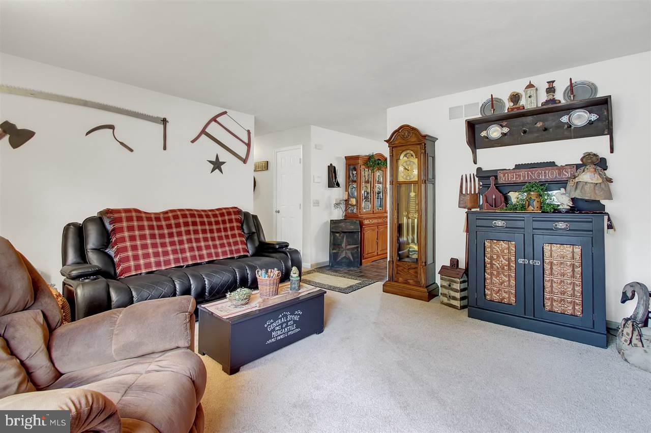 101 Boxwood Road Manchester, PA 17345 - Photo 3 of 25 Gallery Image 3