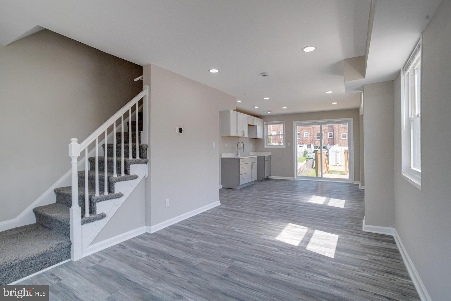 4100 Colborne Road Baltimore, MD 21229 - Photo 8 of 47 Gallery Image 8