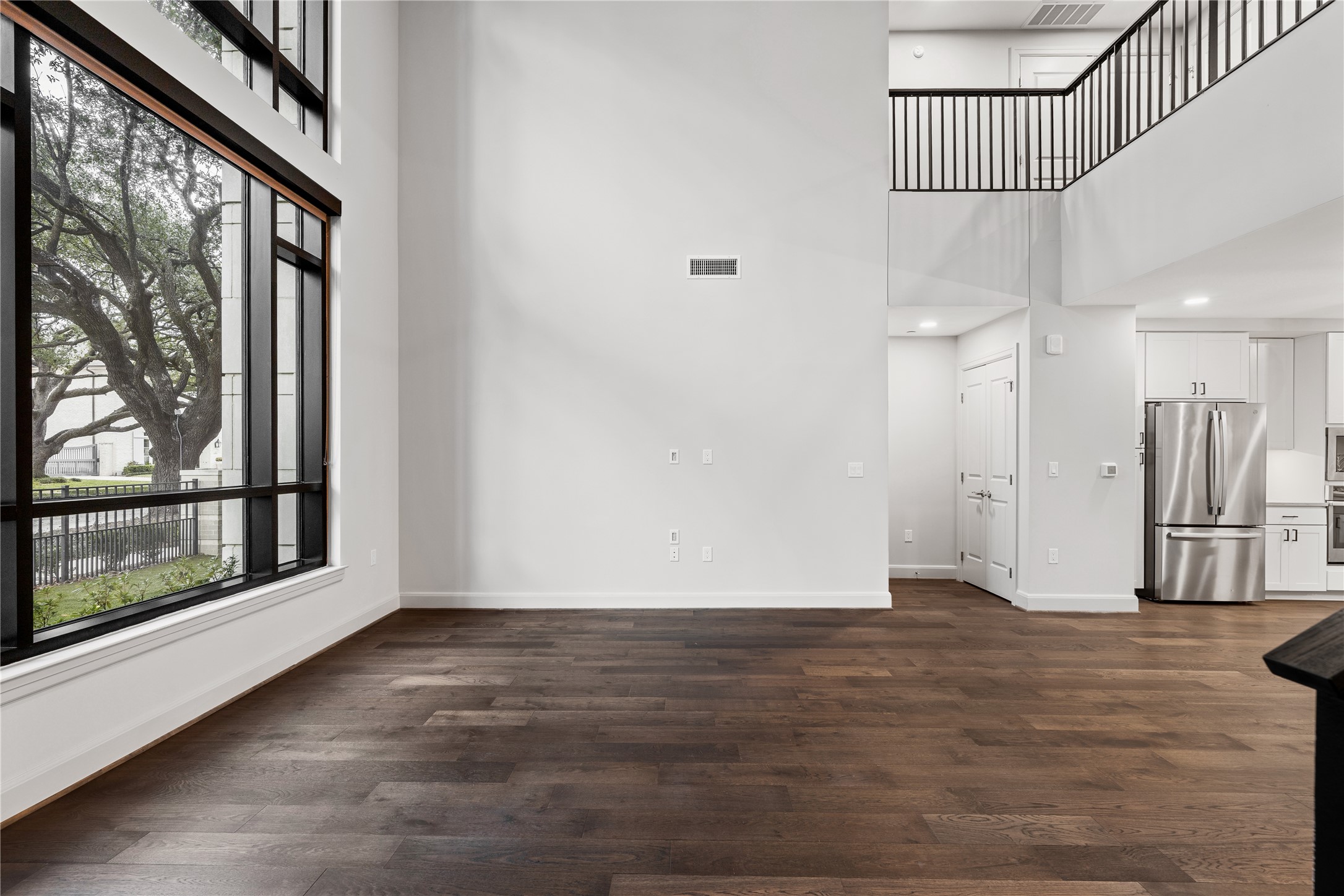 2511 Willowick Road, Unit 117 Houston, TX 77027 - Photo 13 of 43 a view of a interior of the house