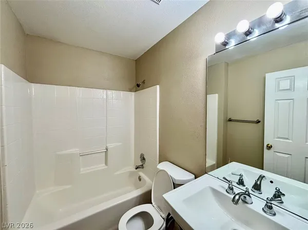 $1,950 | 8121 Hercules Drive, Las Vegas, NV 89128