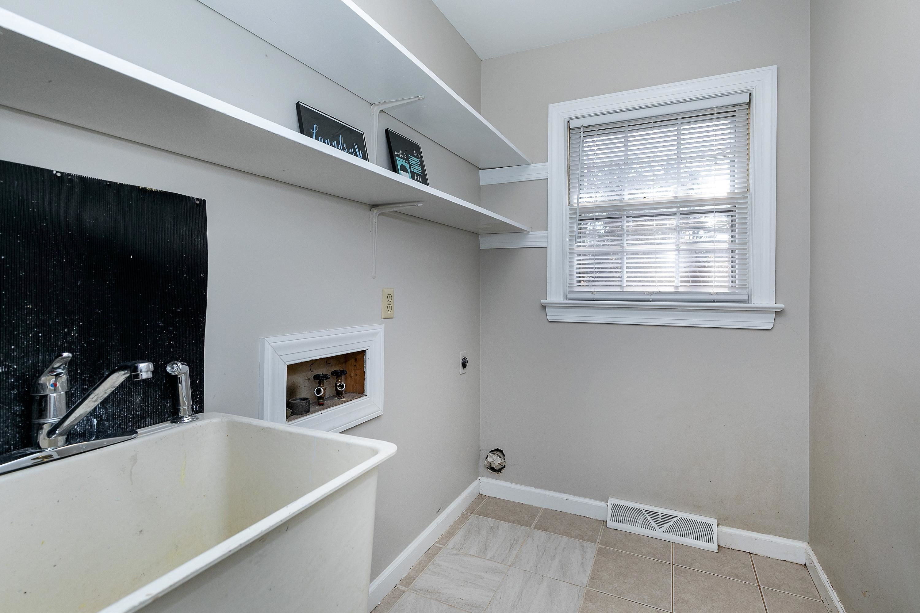 2012 Port Royal Road Raleigh, NC 27609 - Photo 17 of 36 laundry room