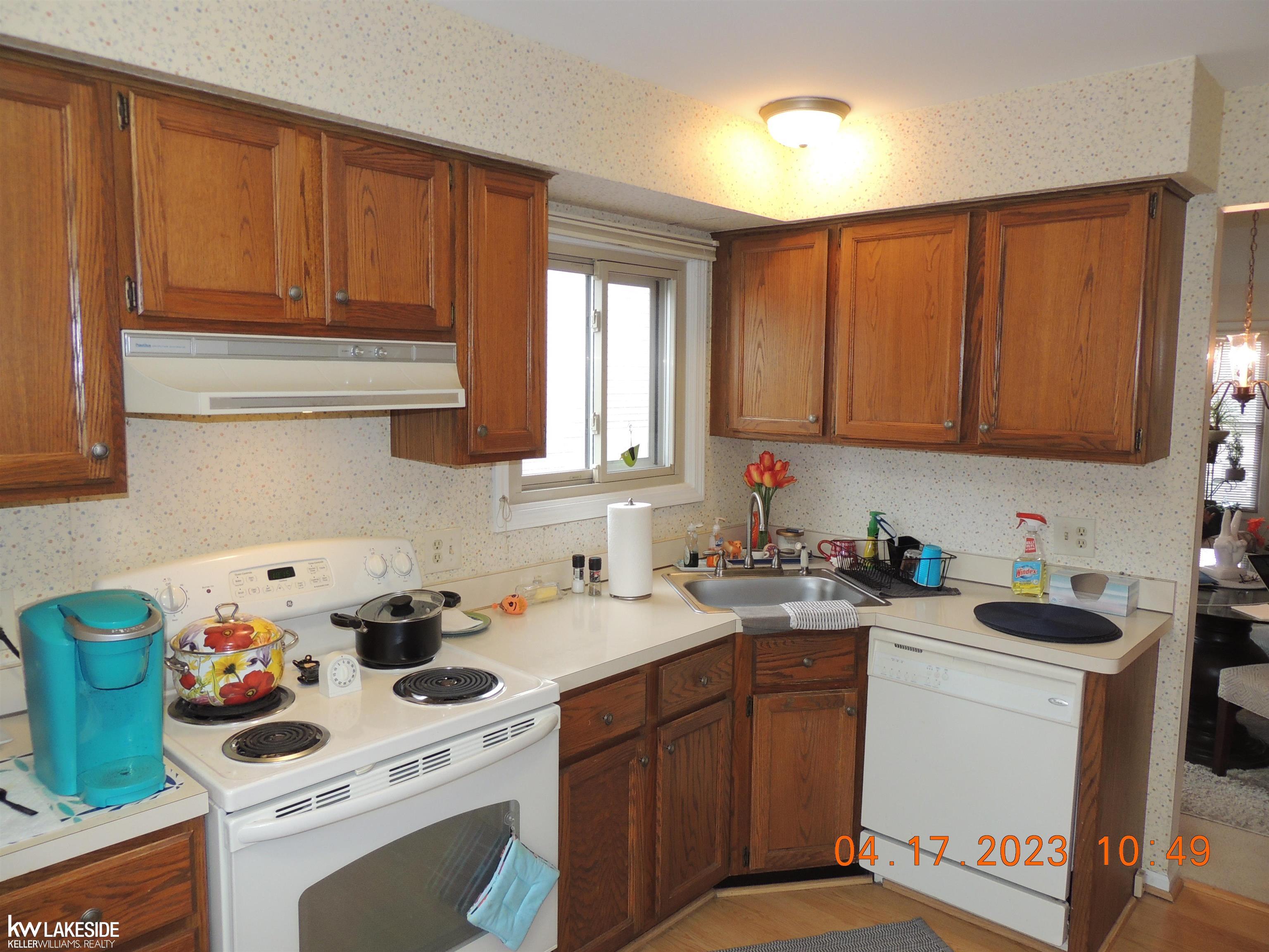 1566 Colony Drive Rochester, MI 48307 - Photo 16 of 25 50106099-16.JPG