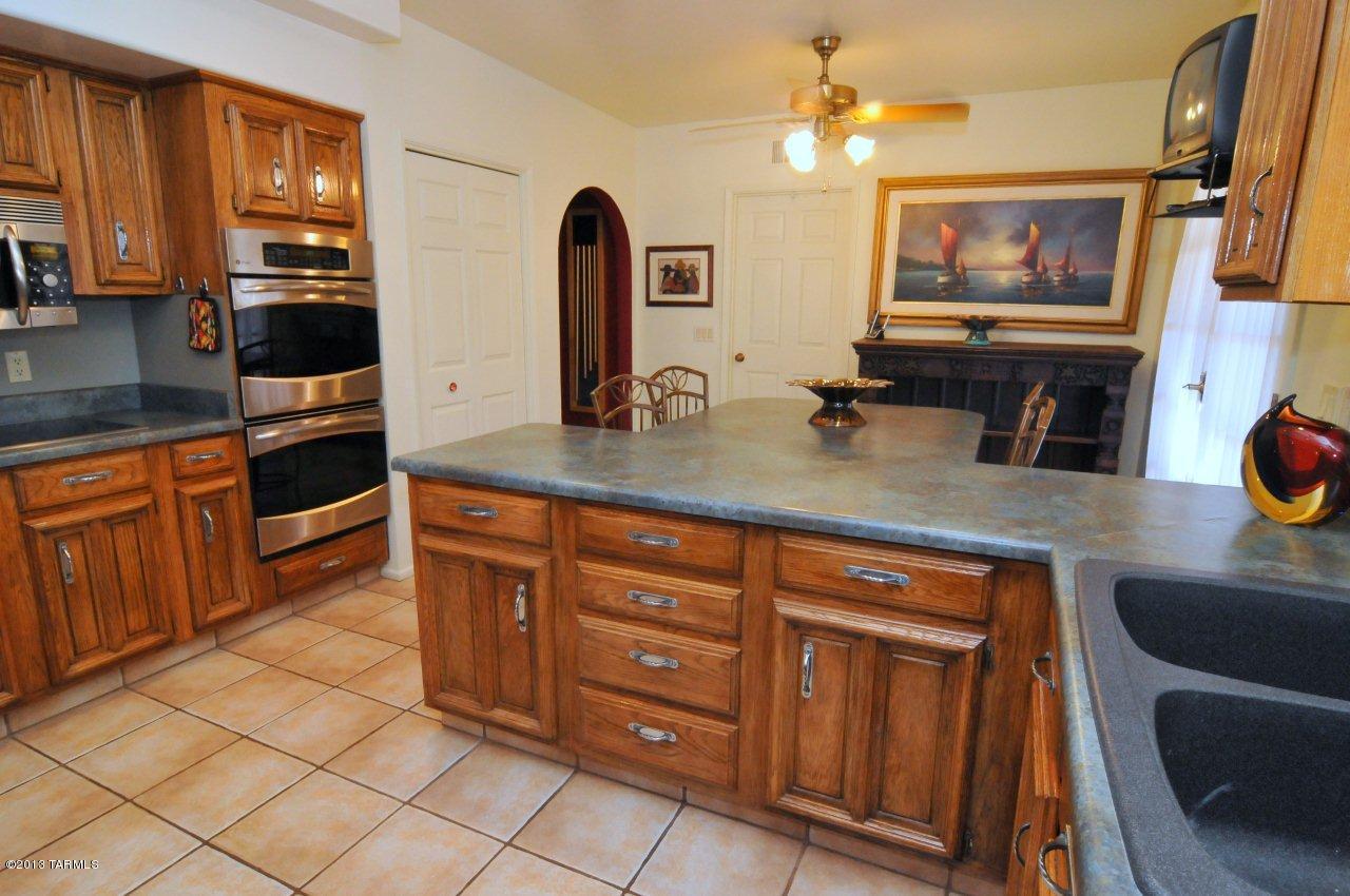 3680 North River Canyon Road Tucson, AZ 85750 - Photo 4 of 16