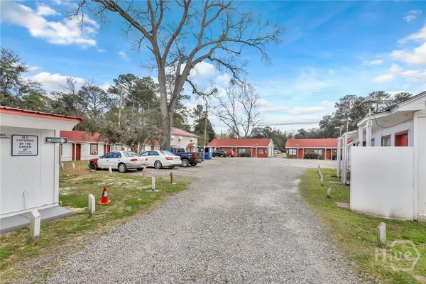 $1,200 | 5013 Ogeechee Road, Unit 23, Savannah, GA 31405
