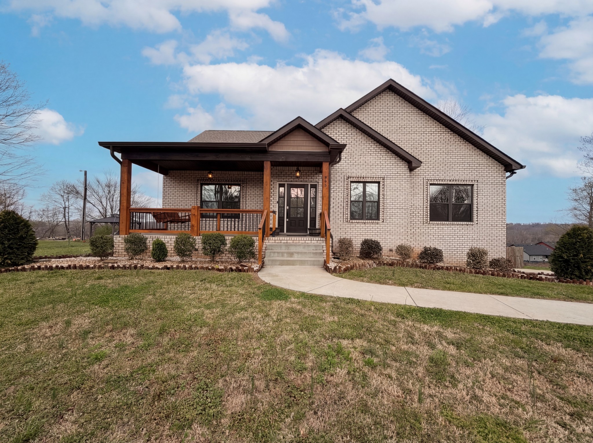 996 Gratton Road Clarksville, TN 37043 - Photo 1 of 19 Gallery Image 1
