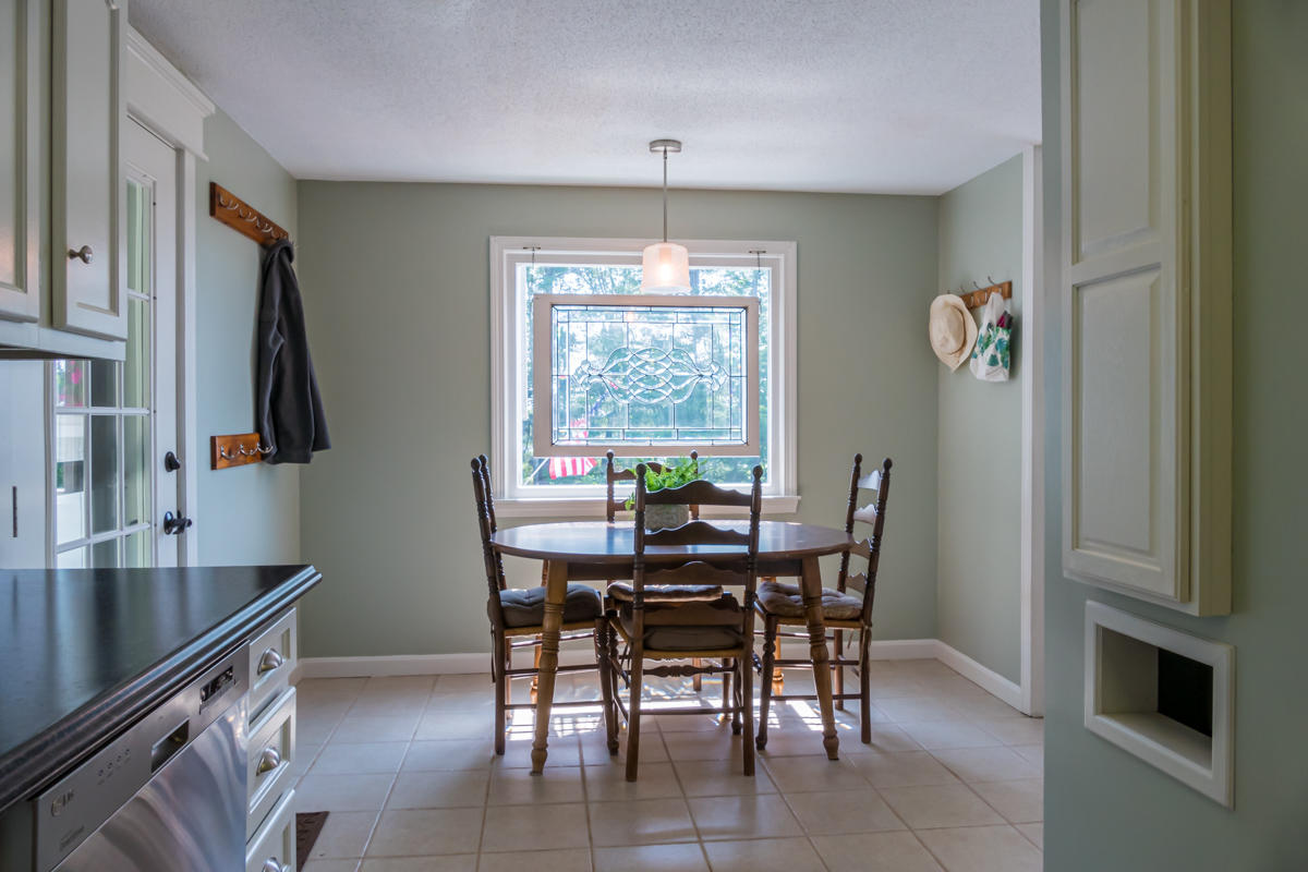 167 Hallowell Road Pownal, ME 04069 - Photo 10 of 61 20-Dining (3 of 3)