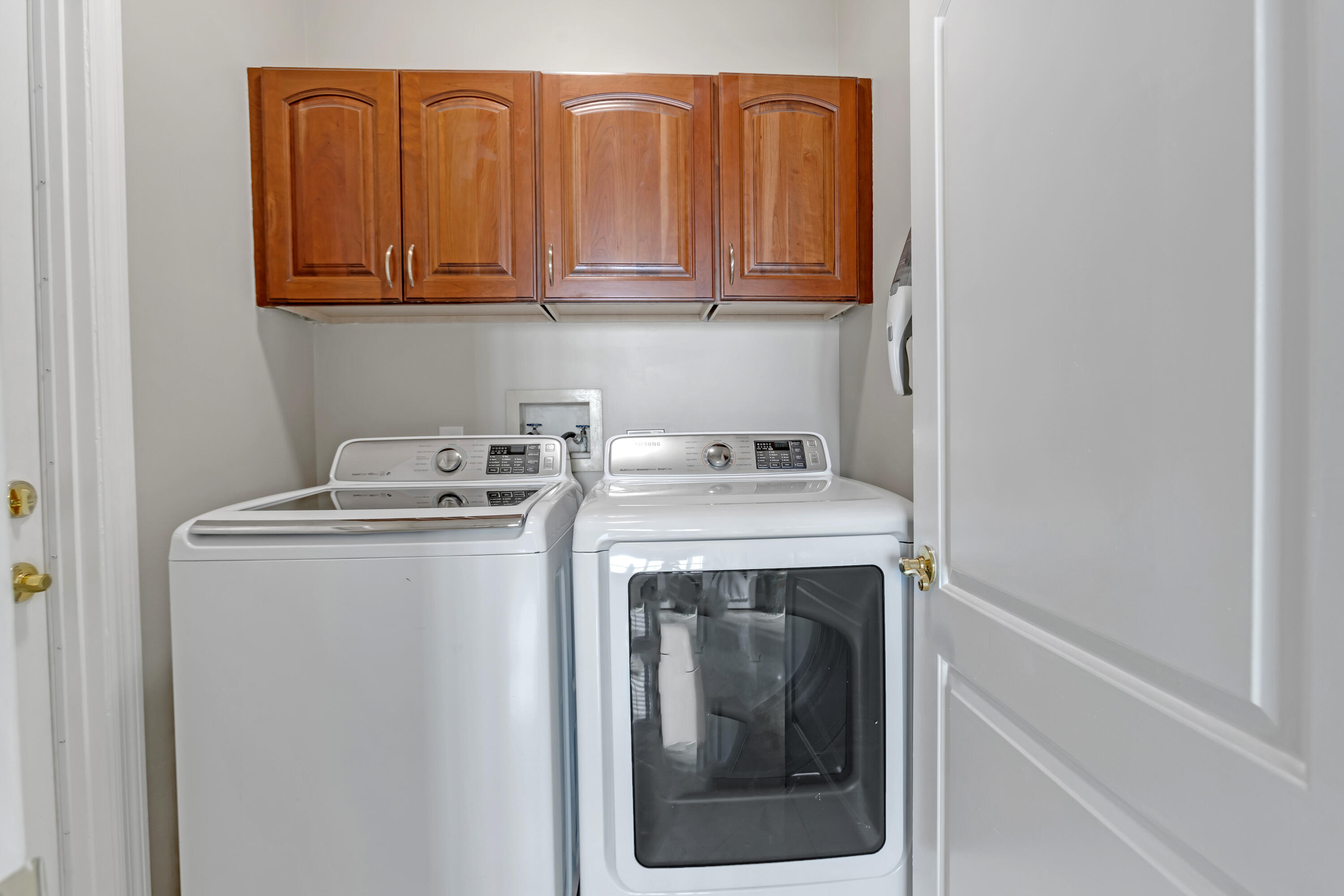 23280 Mirabella Circle North Boca Raton, FL 33433 - Photo 27 of 34 laundry inside