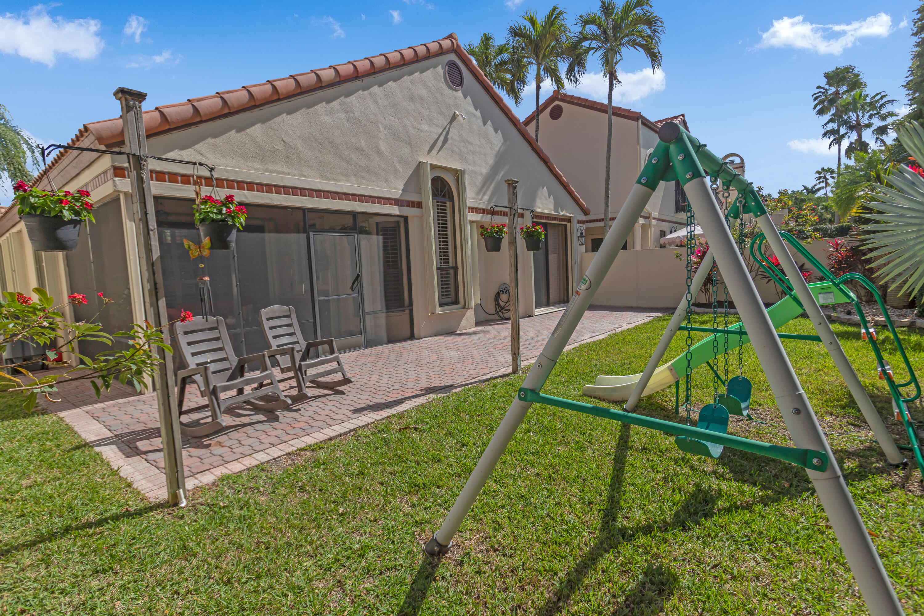 23280 Mirabella Circle North Boca Raton, FL 33433 - Photo 30 of 34 backyard