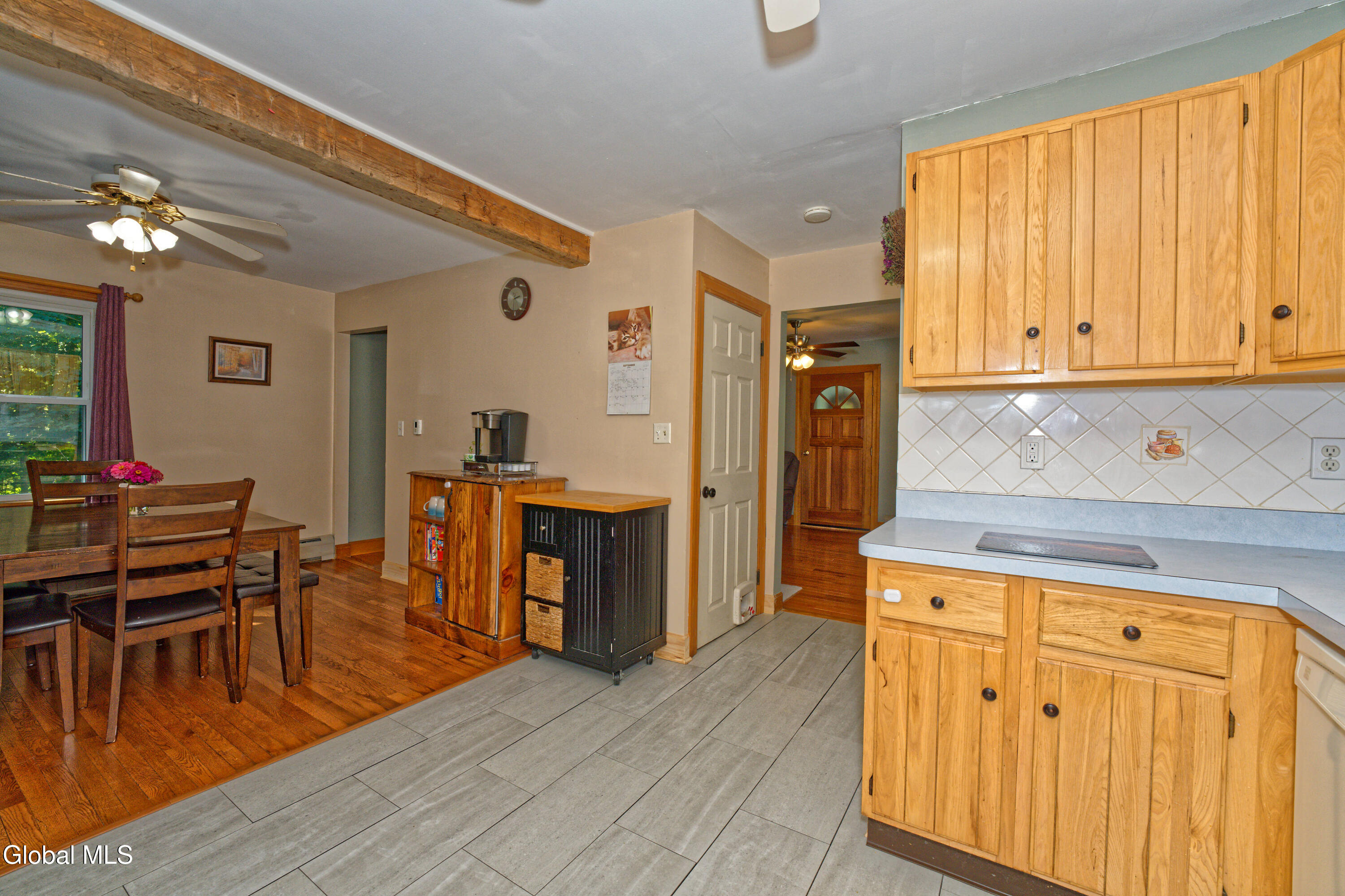 780 Feura Bush Road Bethlehem, NY 12054 - Photo 13 of 39 3 Kitchen 4