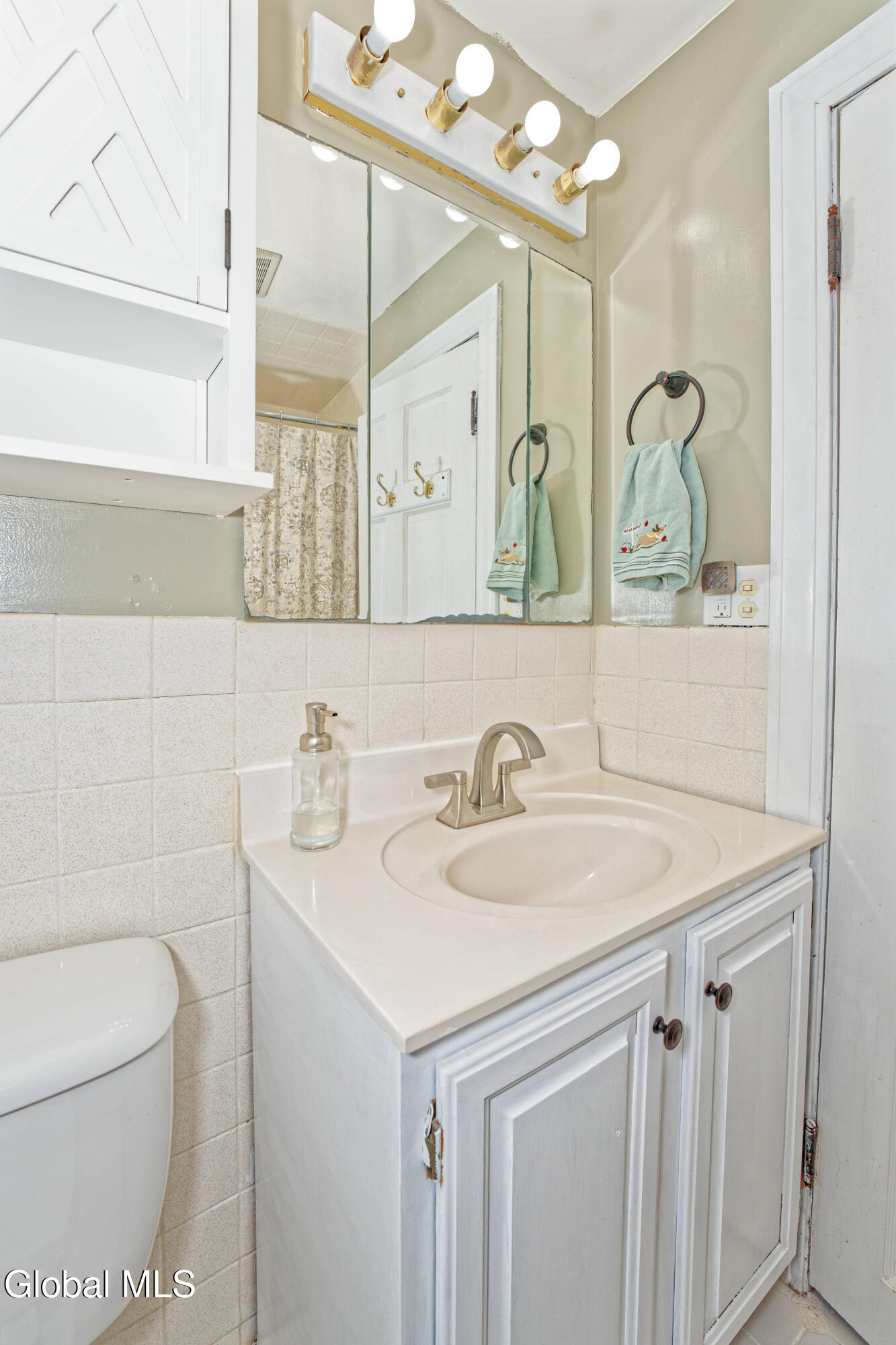 780 Feura Bush Road Bethlehem, NY 12054 - Photo 24 of 39 8 Bathroom 2