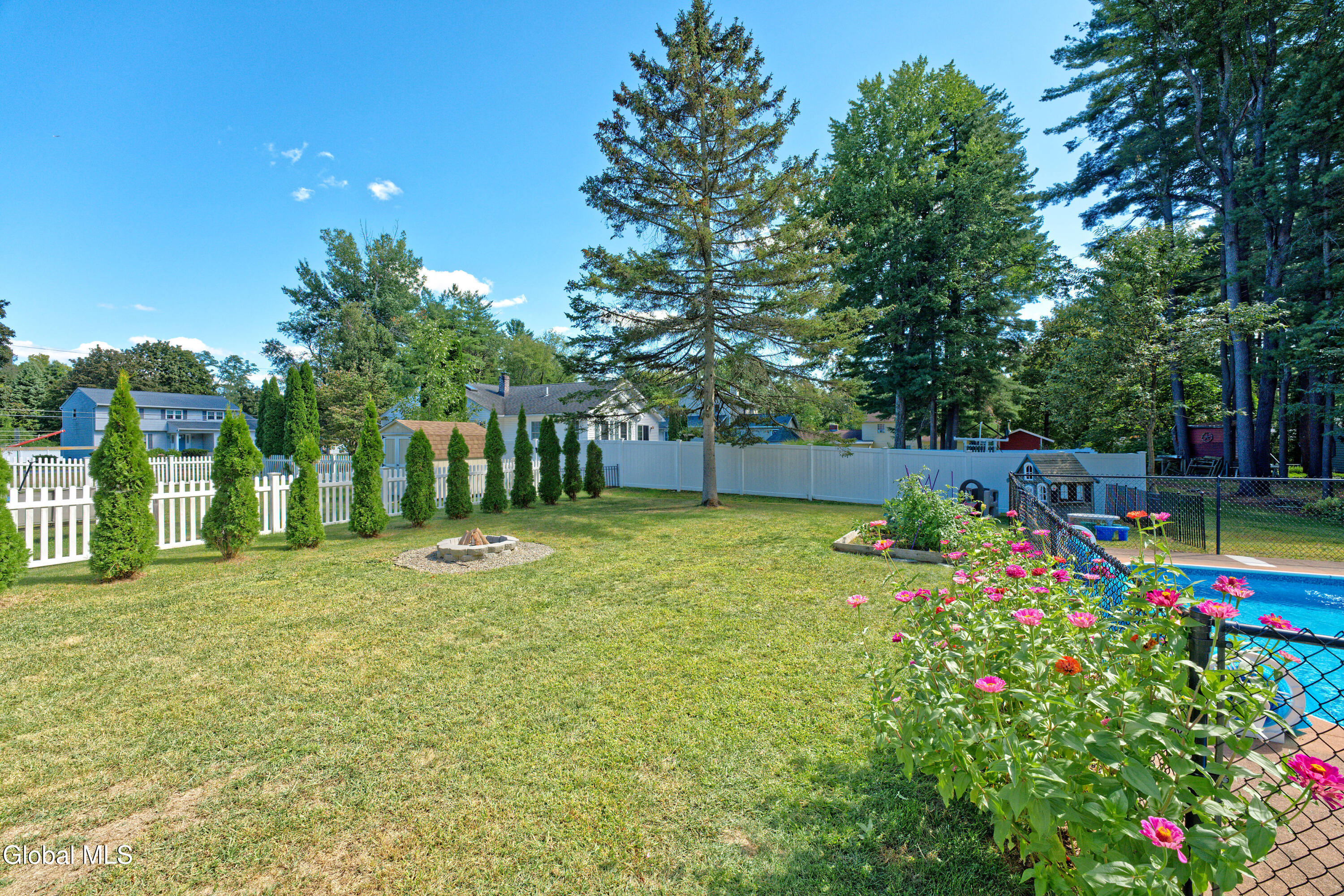 780 Feura Bush Road Bethlehem, NY 12054 - Photo 30 of 39 Yard 4