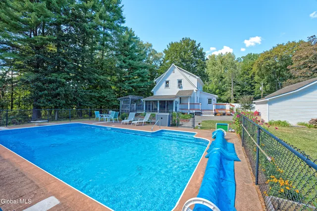 $330,000 | 780 Feura Bush Road, Bethlehem, NY 12054