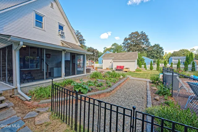 $330,000 | 780 Feura Bush Road, Bethlehem, NY 12054