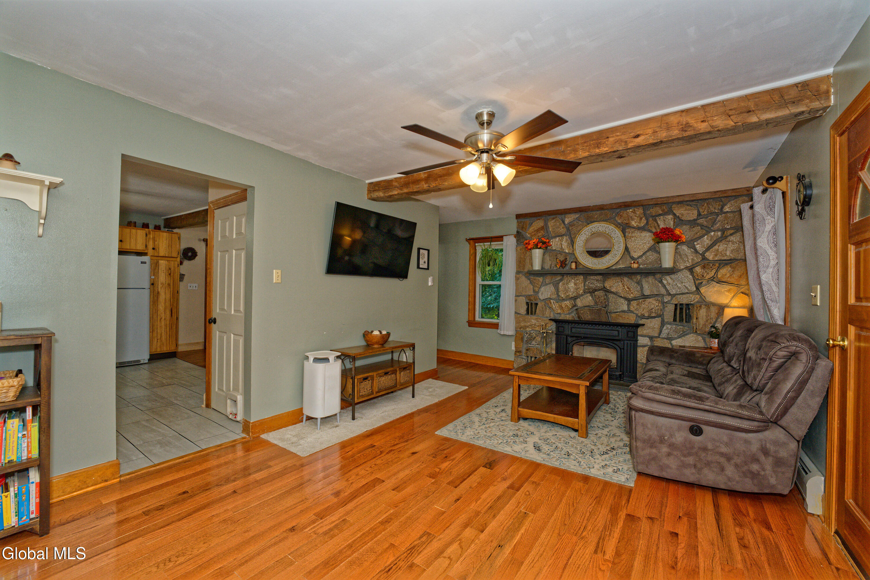 780 Feura Bush Road Bethlehem, NY 12054 - Photo 7 of 39 2 Livingroom 3