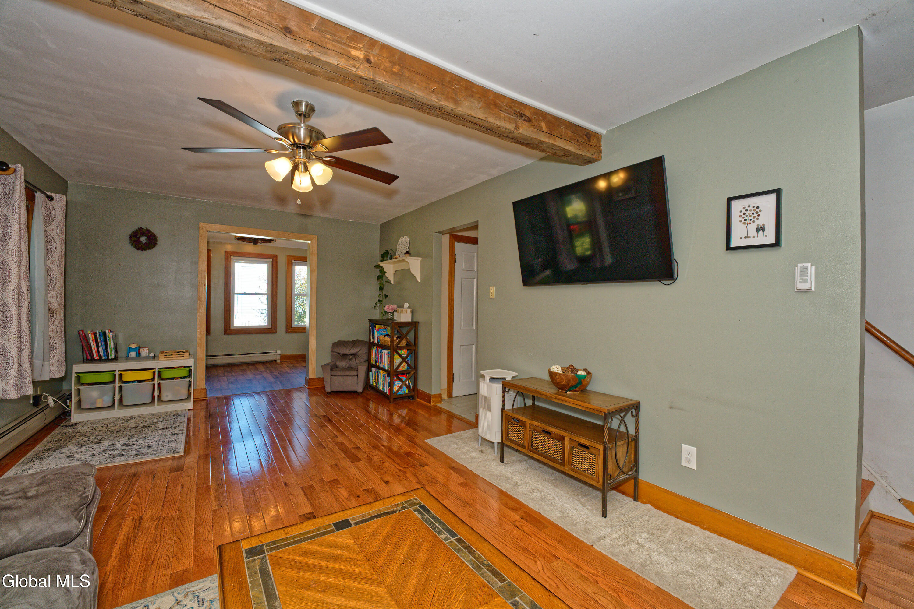780 Feura Bush Road Bethlehem, NY 12054 - Photo 9 of 39 2 Livingroom 5