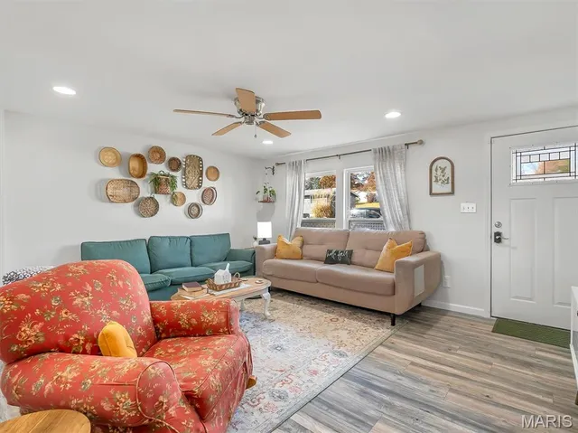 $220,000 | 844 Sun Valley South, Arnold, MO 63010